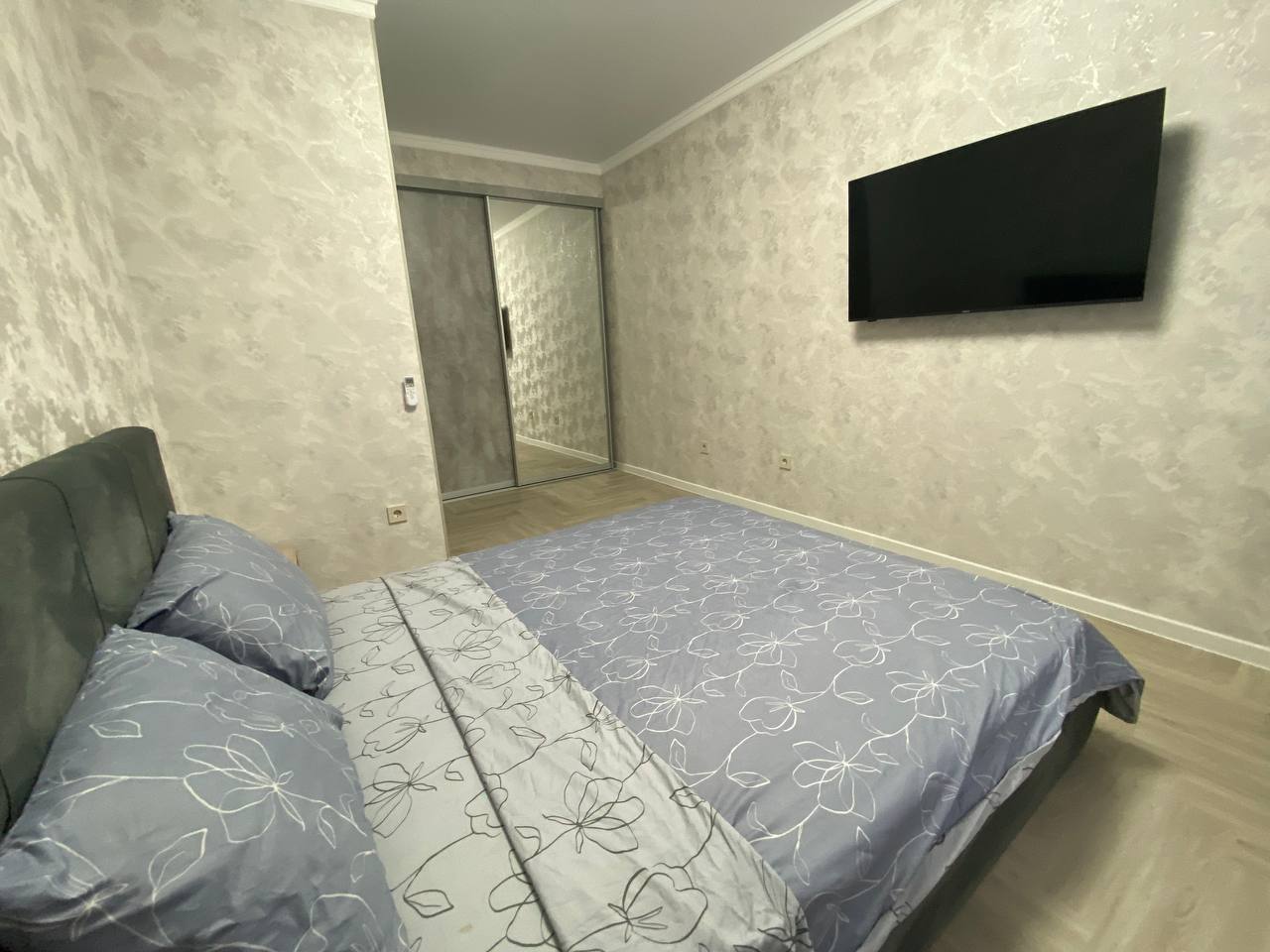 Квартира с дизайнерским ремонтом возле аэропорта
